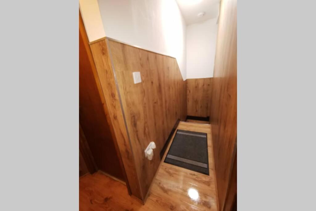 Palaz 4 - 1 Bedroom Flat エドモントン エクステリア 写真